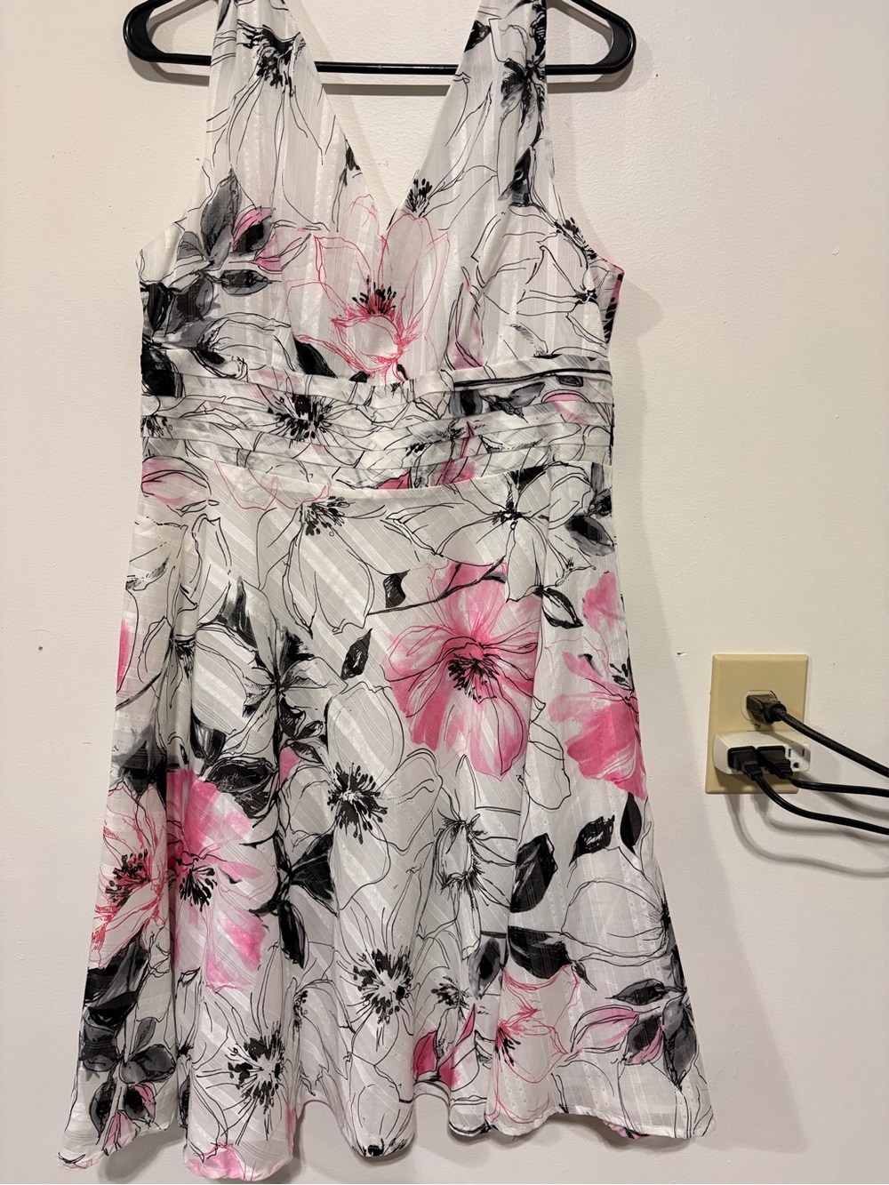 Robbie Bee White Floral Midi Dress with Pink and Black Accents